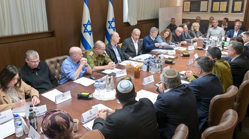 Netanyahu iyo Xubnaha Golaha Wasiirada.jpg